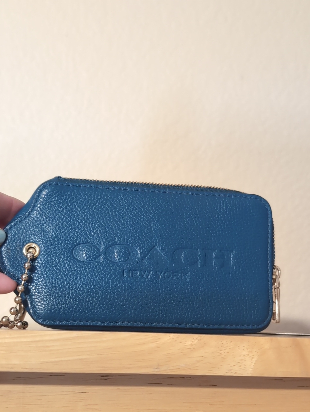 Rare Collectable Coach Teal Leather Zip Xl Hangtag Wristlet Card Case.